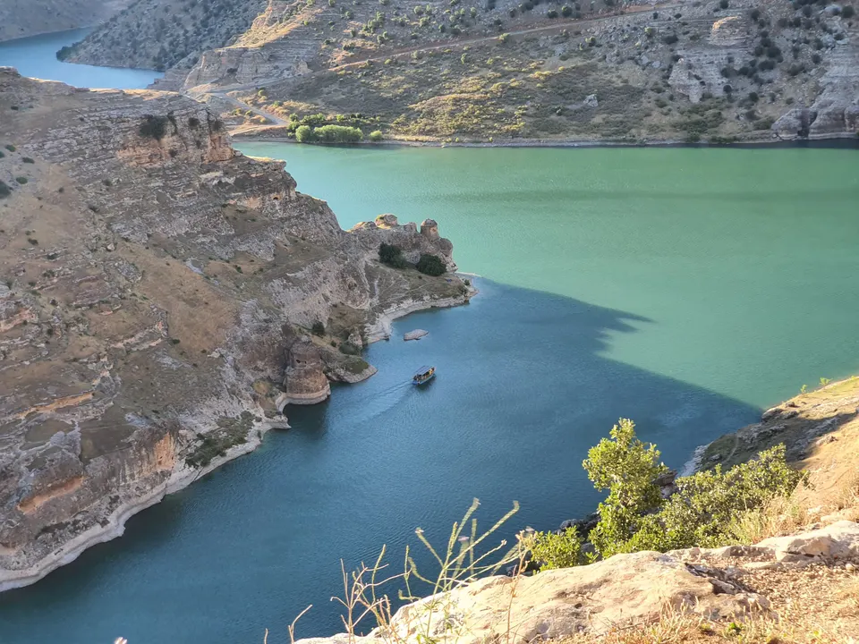 Eğil Kalesi ve Dicle Baraj Gölü