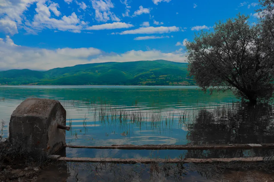 Ladik Gölü'nde çeşme, Ladik Gölü