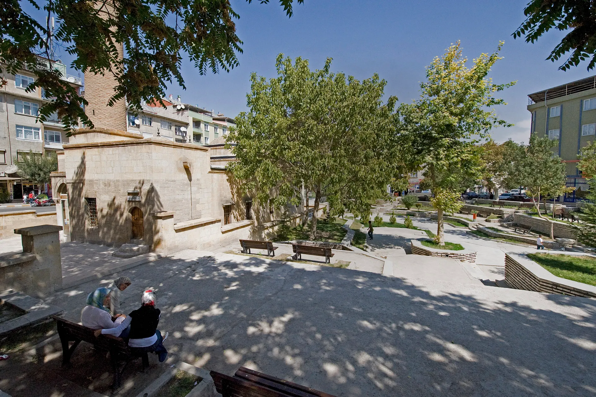 Yunus Emre Camii ve parkı, Yunus Emre Camii ve Türbesi