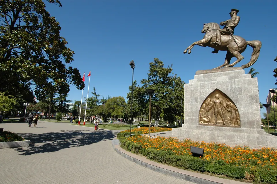 Onur Anıtı ve park, Onur Anıtı