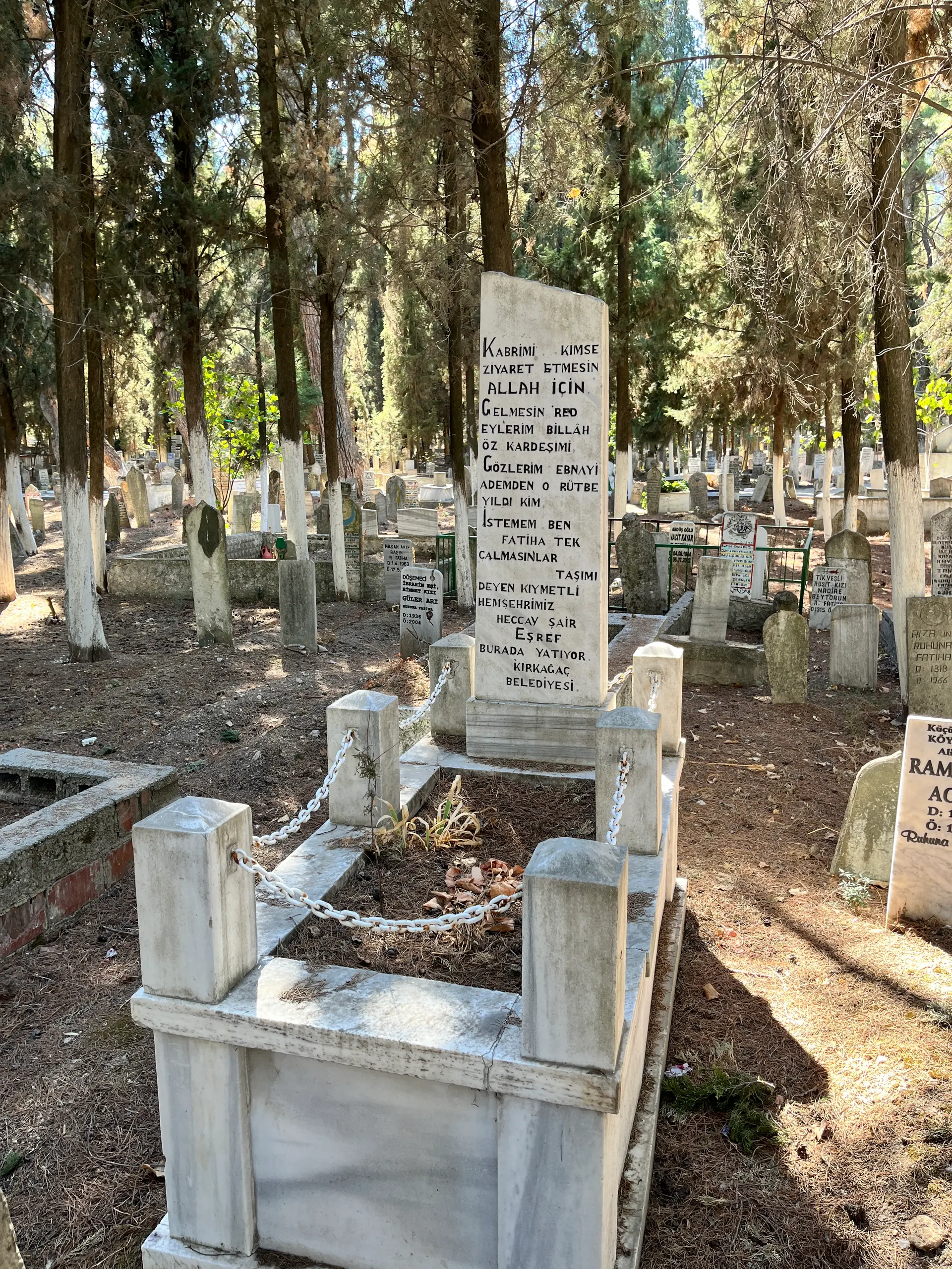 Şair Eşref'in mezarı, Şair Eşref'in Mezarı