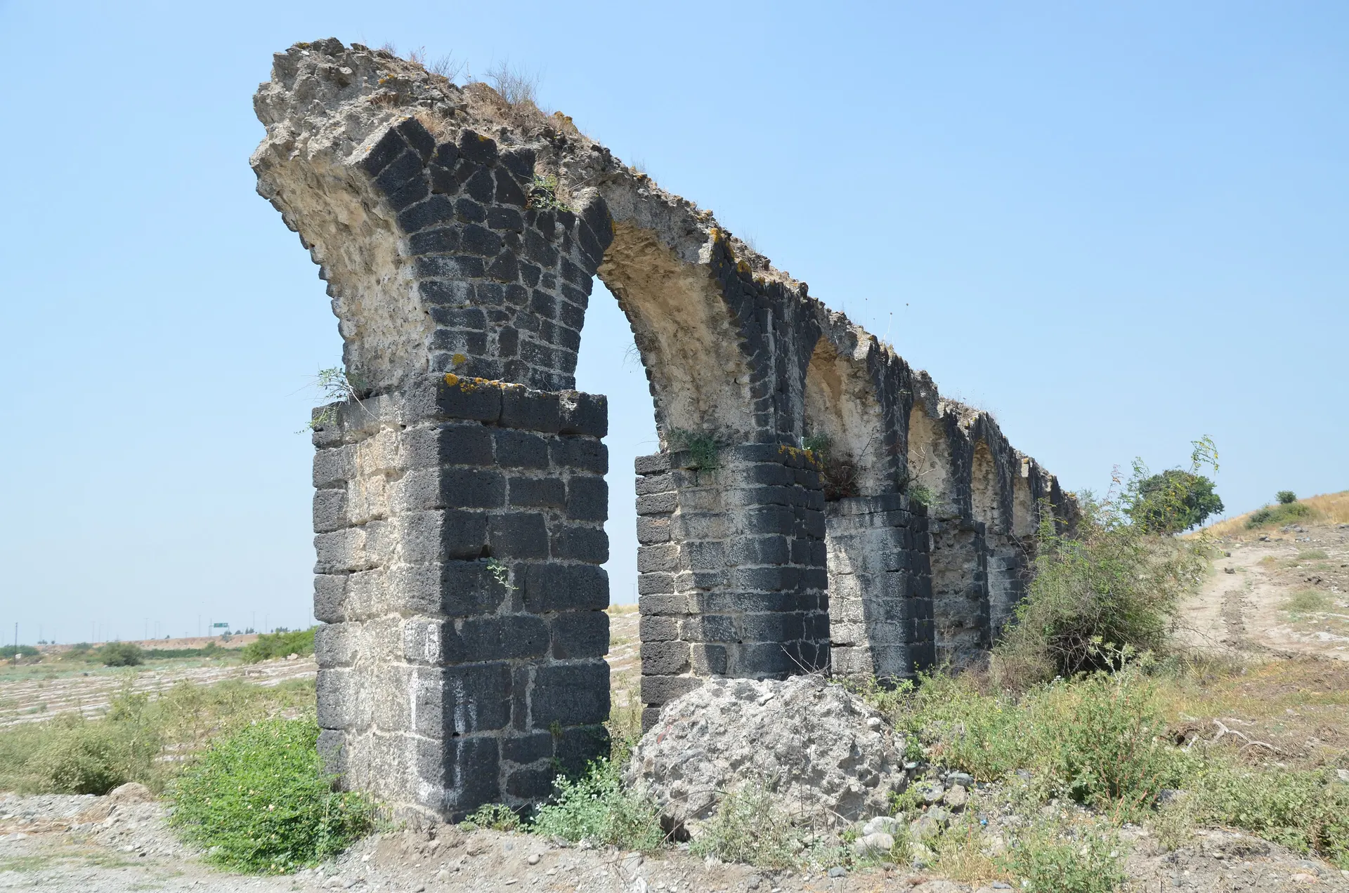 Epiphaneia antik kenti su kemerleri, Epiphaneia antik kenti