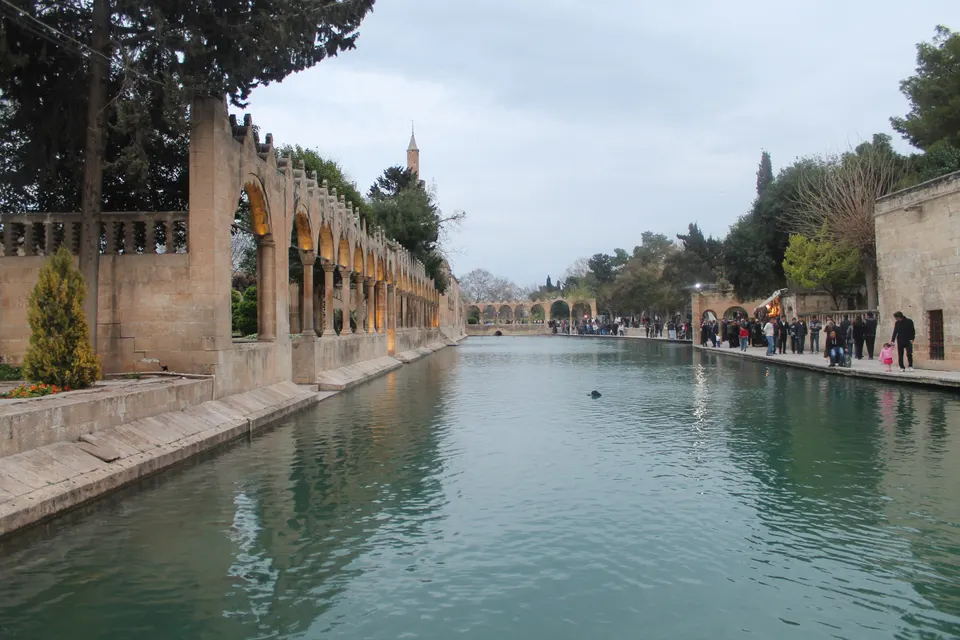 Balıklıgöl ve Halil-ür Rahman Camii