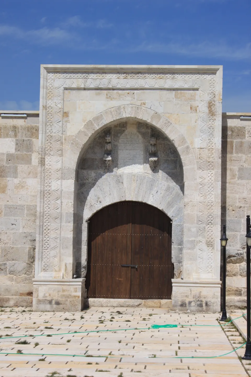 Çardak Hanı taç kapısı, Çardak Hanı (Hanabad)