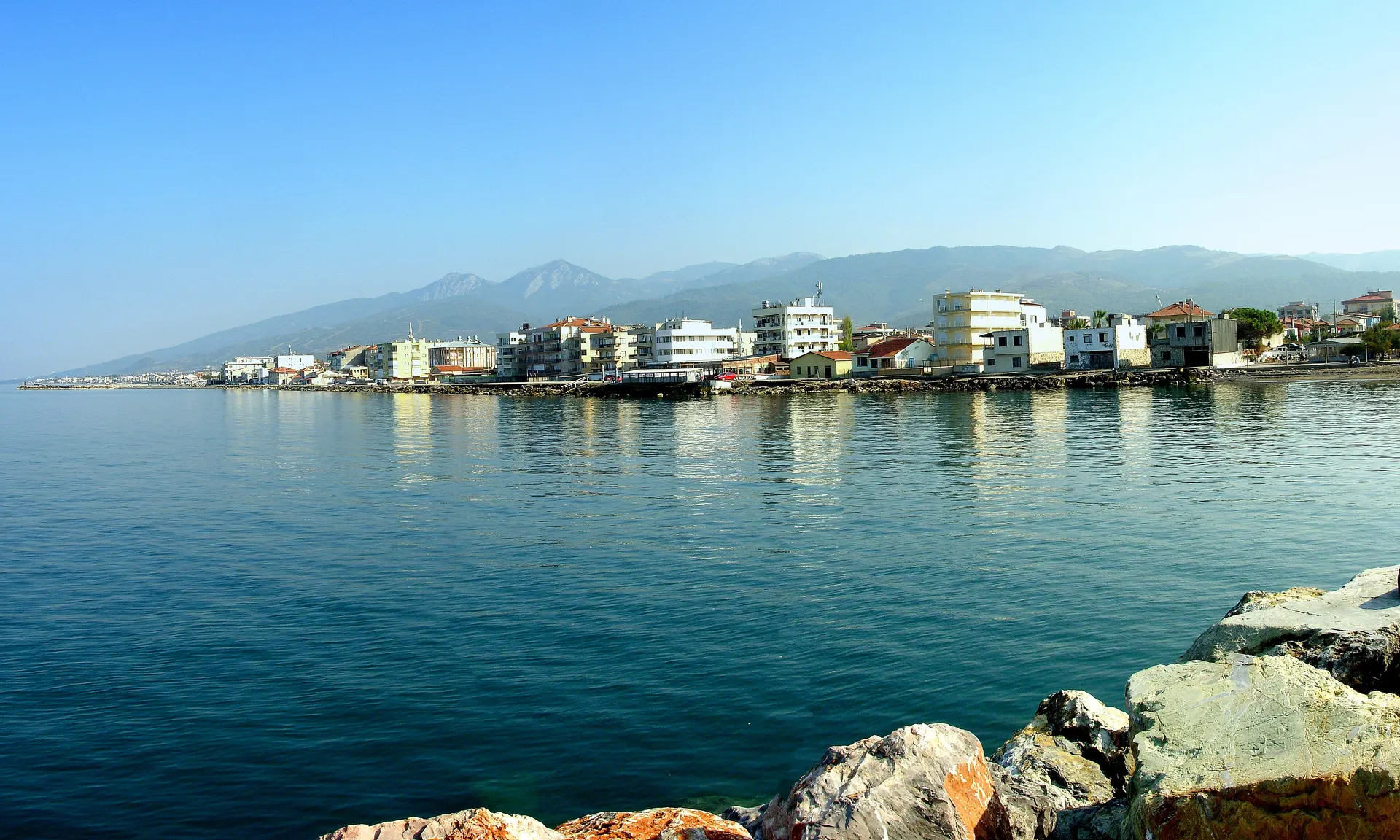 Güzelbahçe sahili, Güzelbahçe sahili
