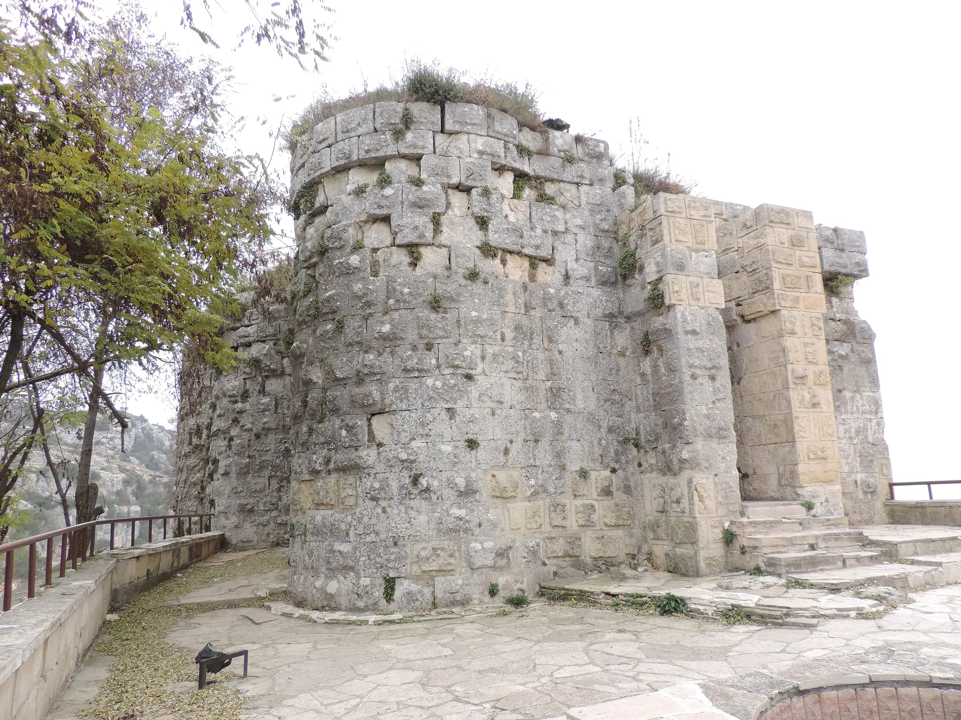 Gözne Kalesi, Gözne Kalesi