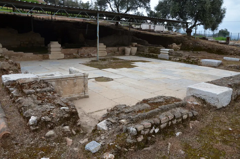 Metropolis, mermer döşemeli yapı, Metropolis Antik Kenti