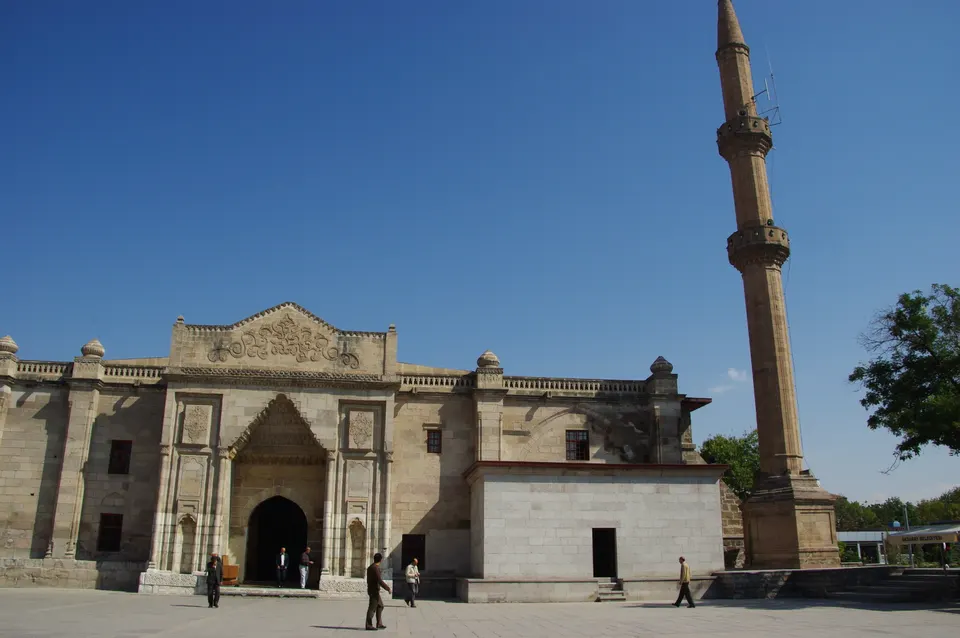 Eğri Minare ve Ulu Cami