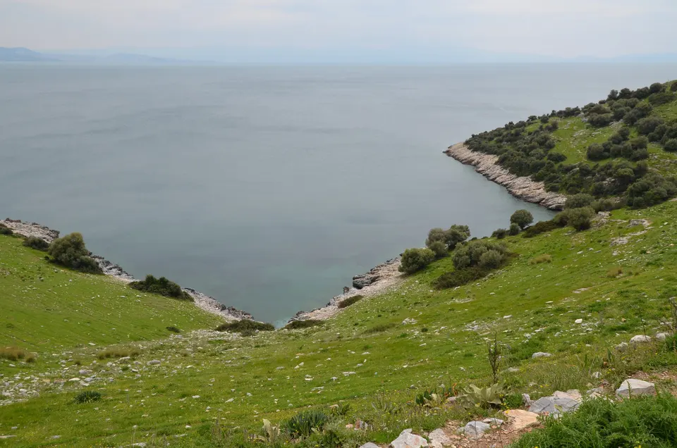 Notion, koy ve deniz, Notion Antik Kenti