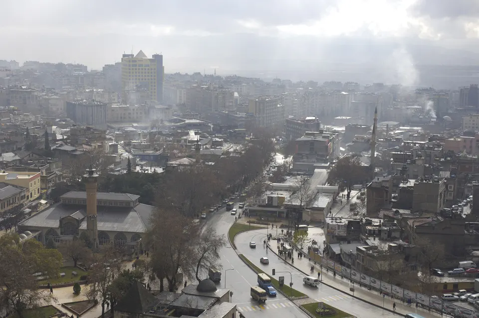 Ulu Cami avlusu ve şehir (2023 depremi öncesi), Kahramanmaraş Ulu Camii
