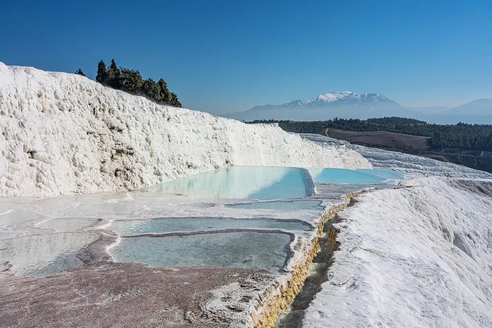 Pamukkale Travertenleri ve Hierapolis