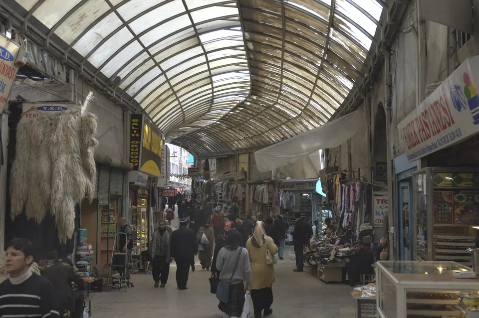 Kapalı Çarşı, camlı çatılı bölüm (2023 depremi öncesi), Kapalı Çarşı