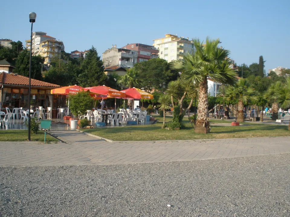 Darıca Sahili ve Dudayev Parkı