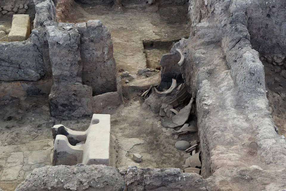 Beycesultan duvar kalıntıları, Beycesultan Höyüğü