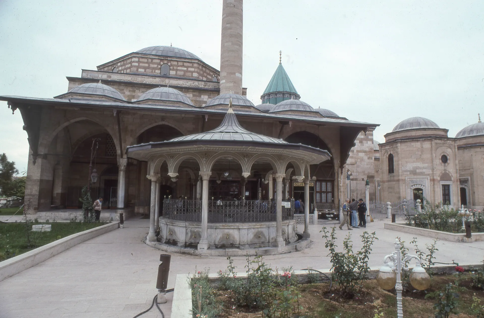 Mevlana Müzesi avlusu, Mevlana Müzesi
