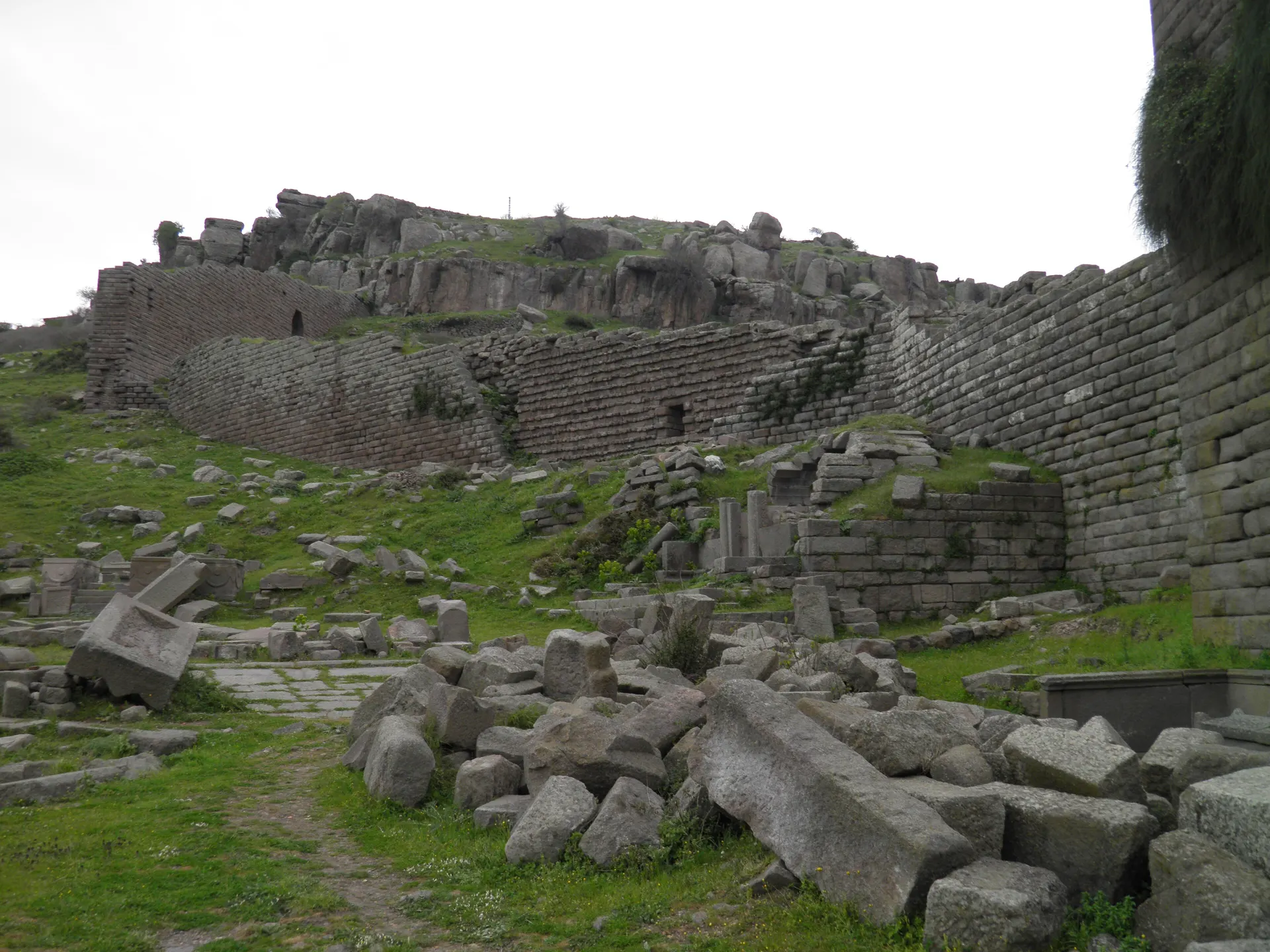 Assos antik kenti, Assos (Behramkale)