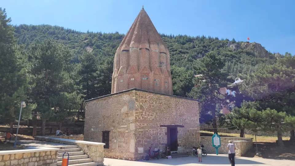 Seyyid Mahmud Hayrani Türbesi