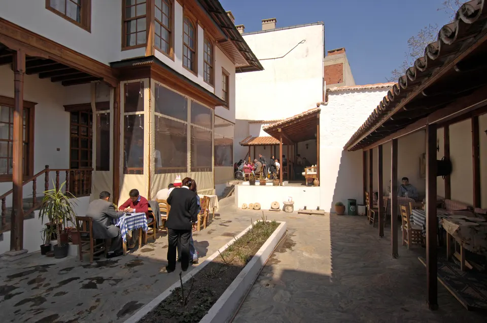 Saburhane Meydanı ve tarihi Muğla evleri