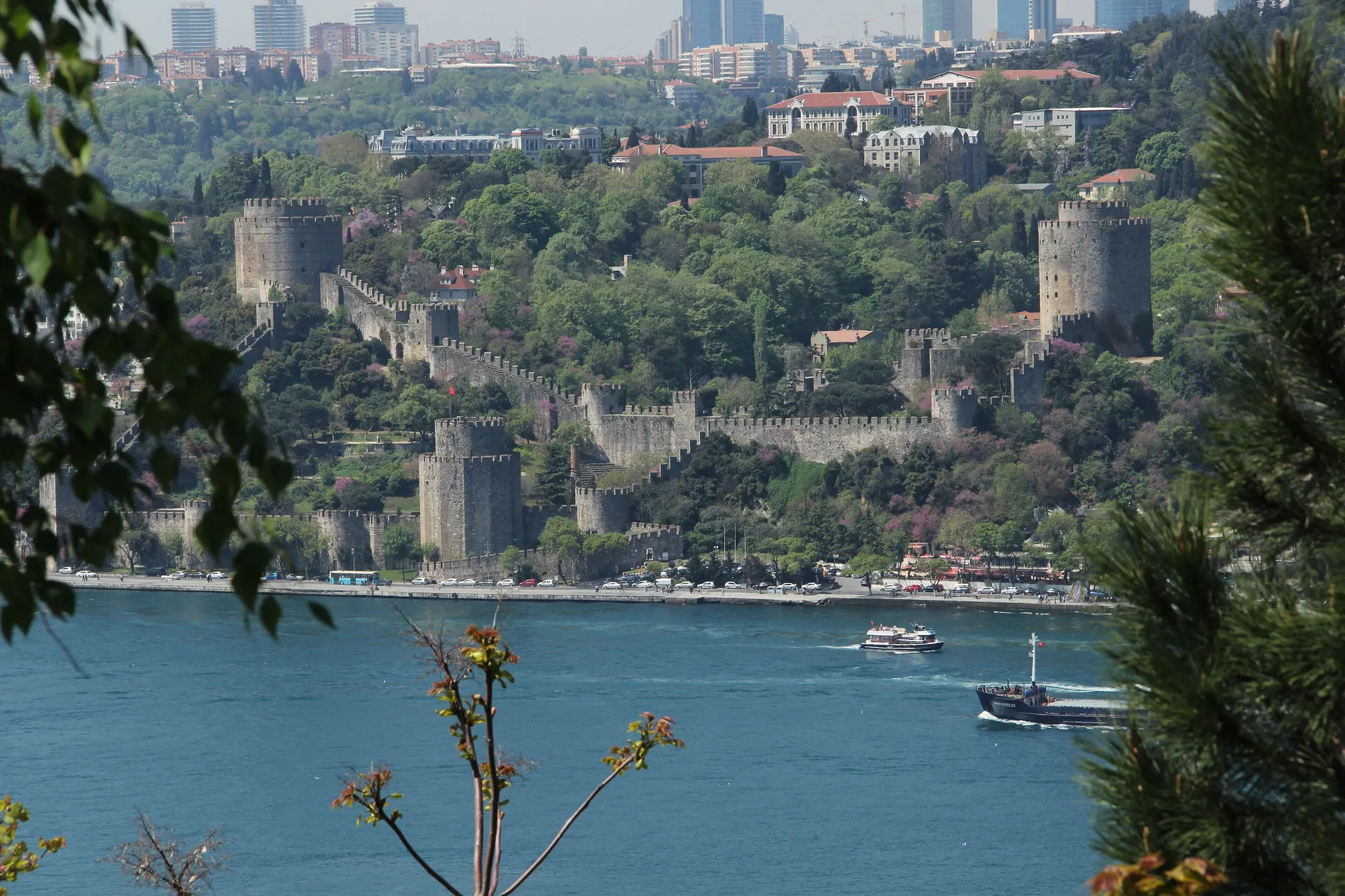 Rumeli Hisarı, Boğaz'dan, Rumeli Hisarı