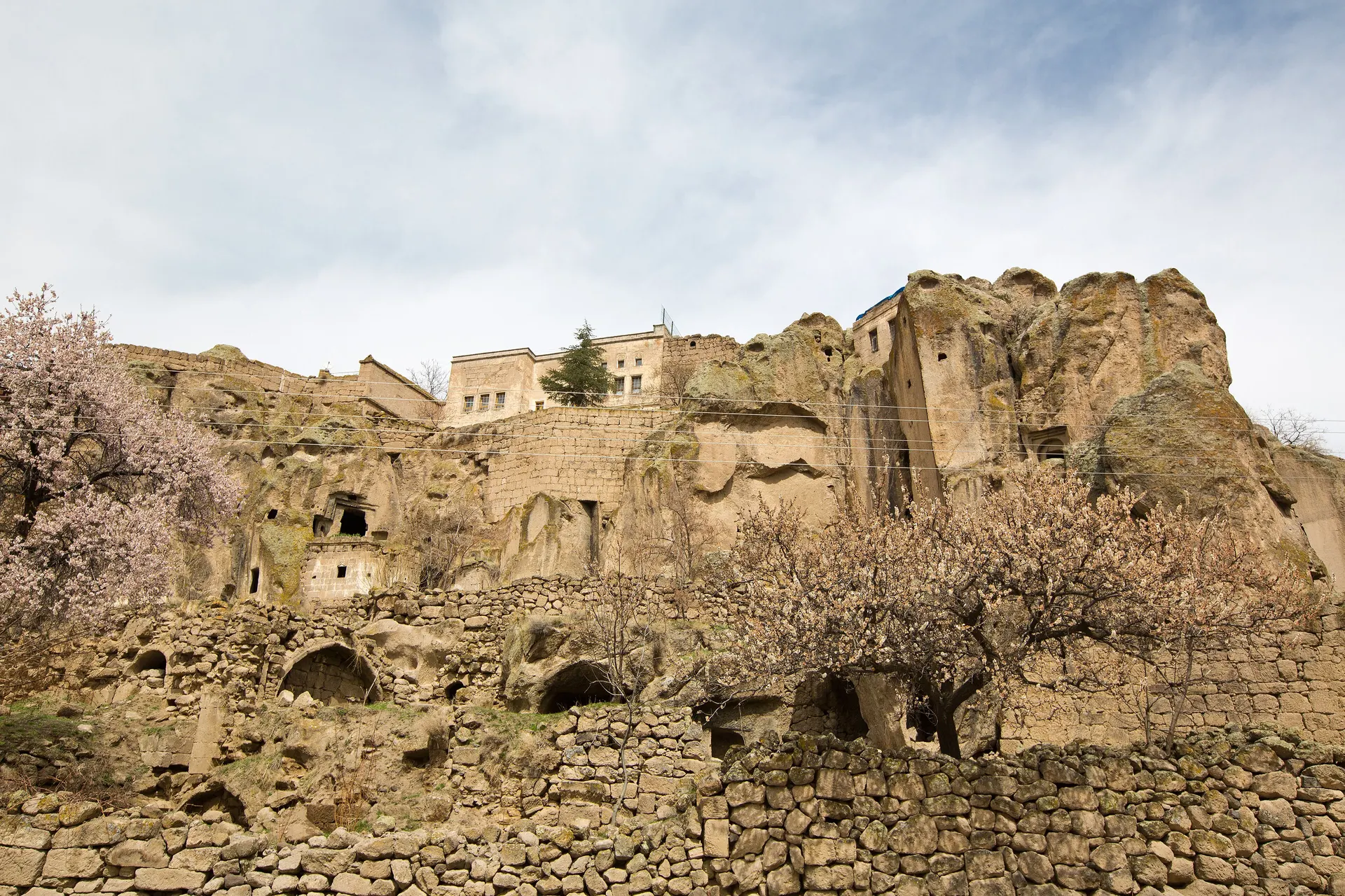 Güzelyurt Manastır Vadisi, Güzelyurt (Gelveri)