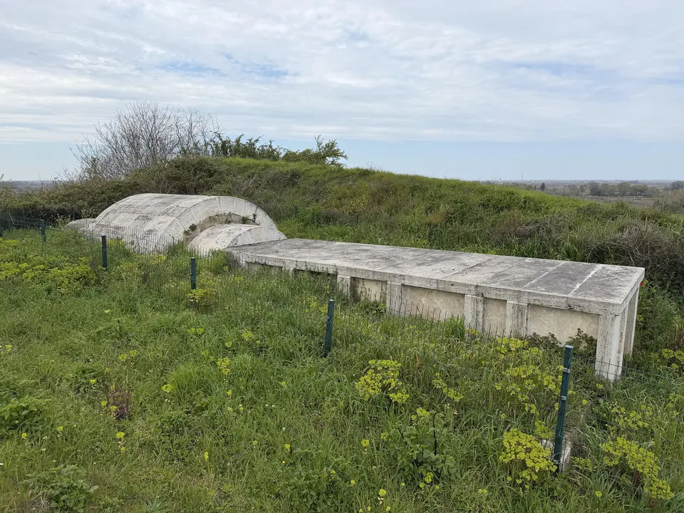 İkiztepe, dromoslu anıt mezar, İkiztepe Höyüğü