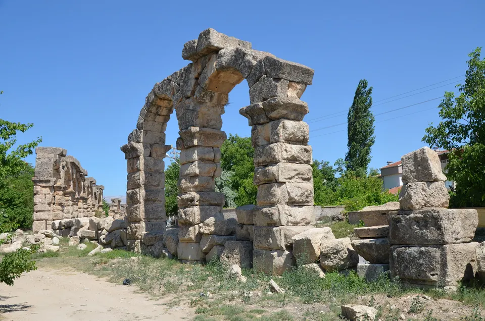 Tyana ve Roma Su Kemerleri