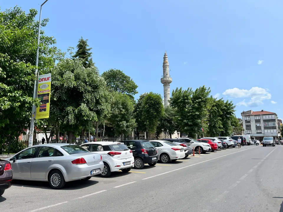 Ayas Paşa Camii minaresi, cadde görünümü, Ayas Paşa Camii