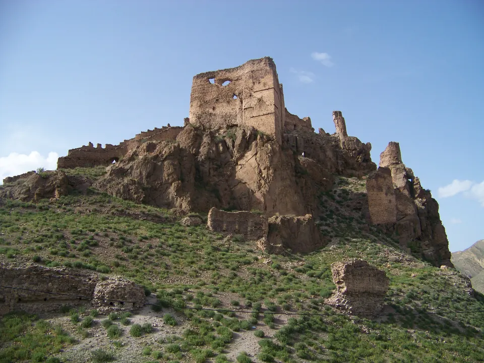 Tortum Kalesi