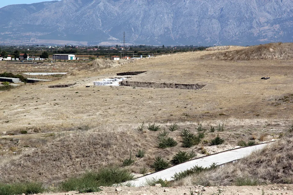 Beycesultan Höyüğü ve ova, Beycesultan Höyüğü
