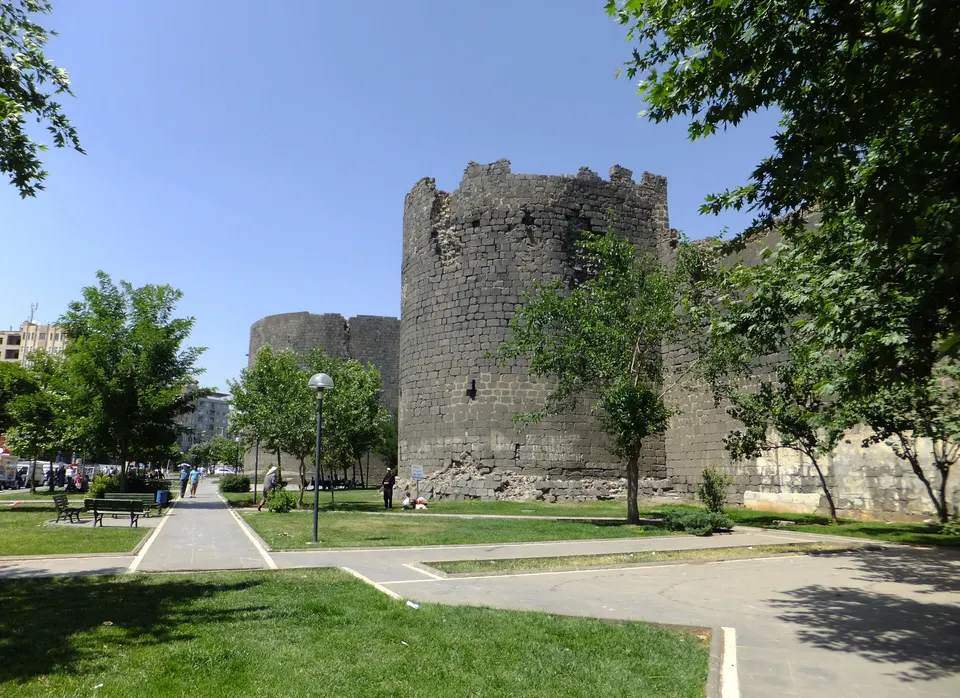 Diyarbakır Surları ve İçkale