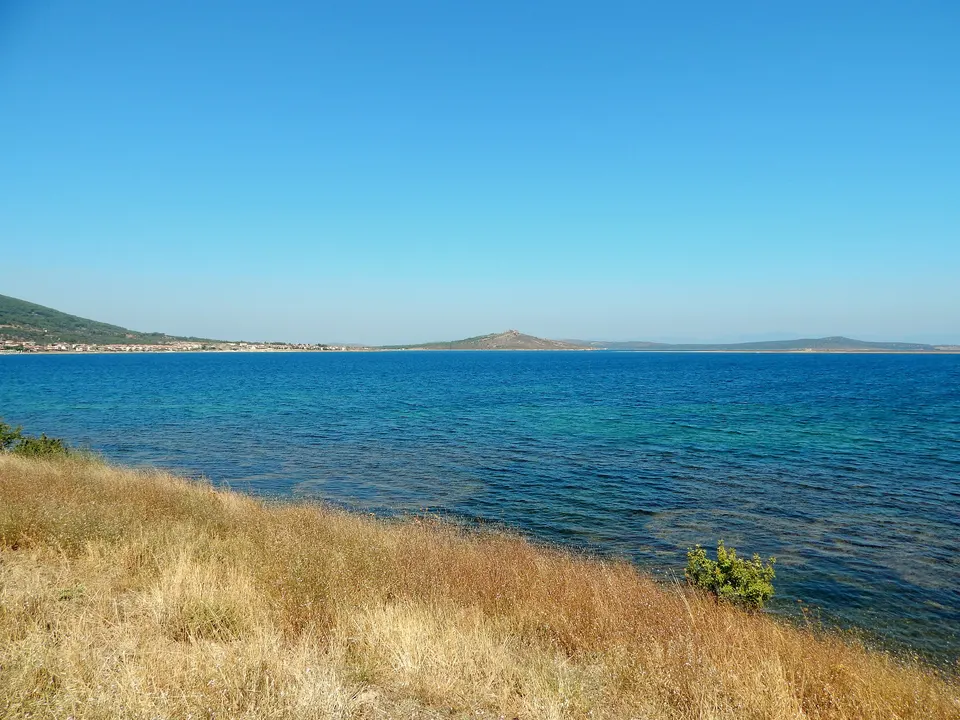 Cunda Adası kıyısı, Cunda (Alibey) Adası