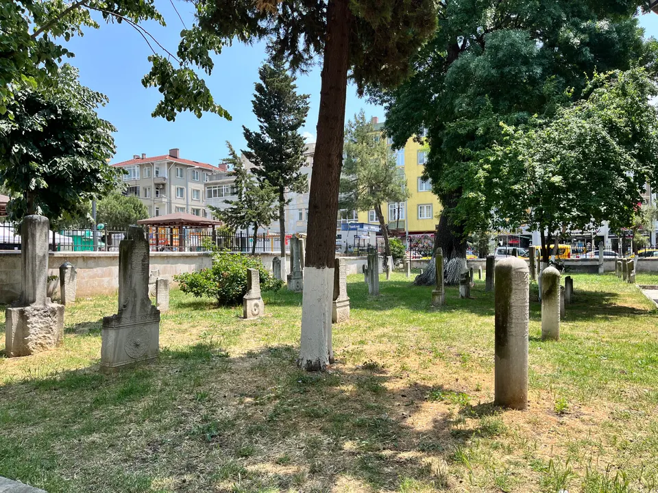 Ayas Paşa Camii hazîresi, Ayas Paşa Camii