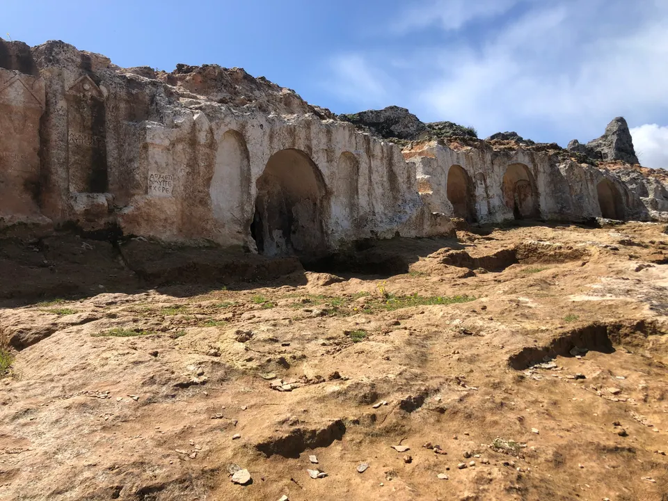 Yunushan Gelinler Dağı Nekropolü