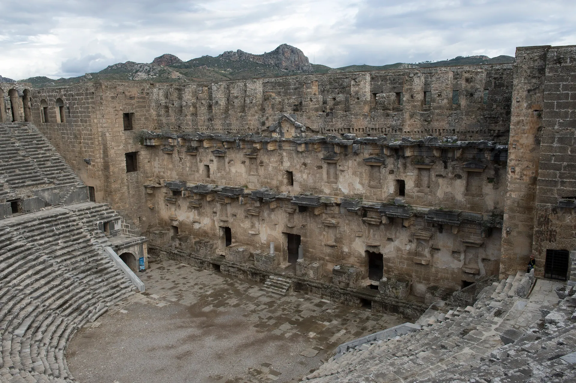 Aspendos sahne binası, Aspendos Antik Tiyatrosu