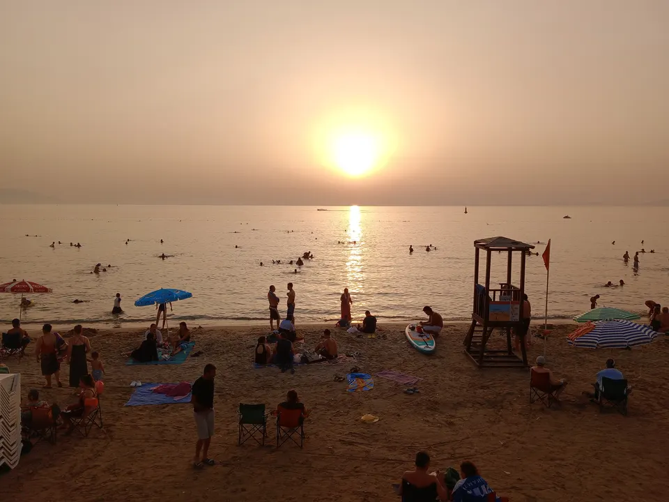 Kadınlar Denizi, akşam, Kadınlar Denizi Plajı