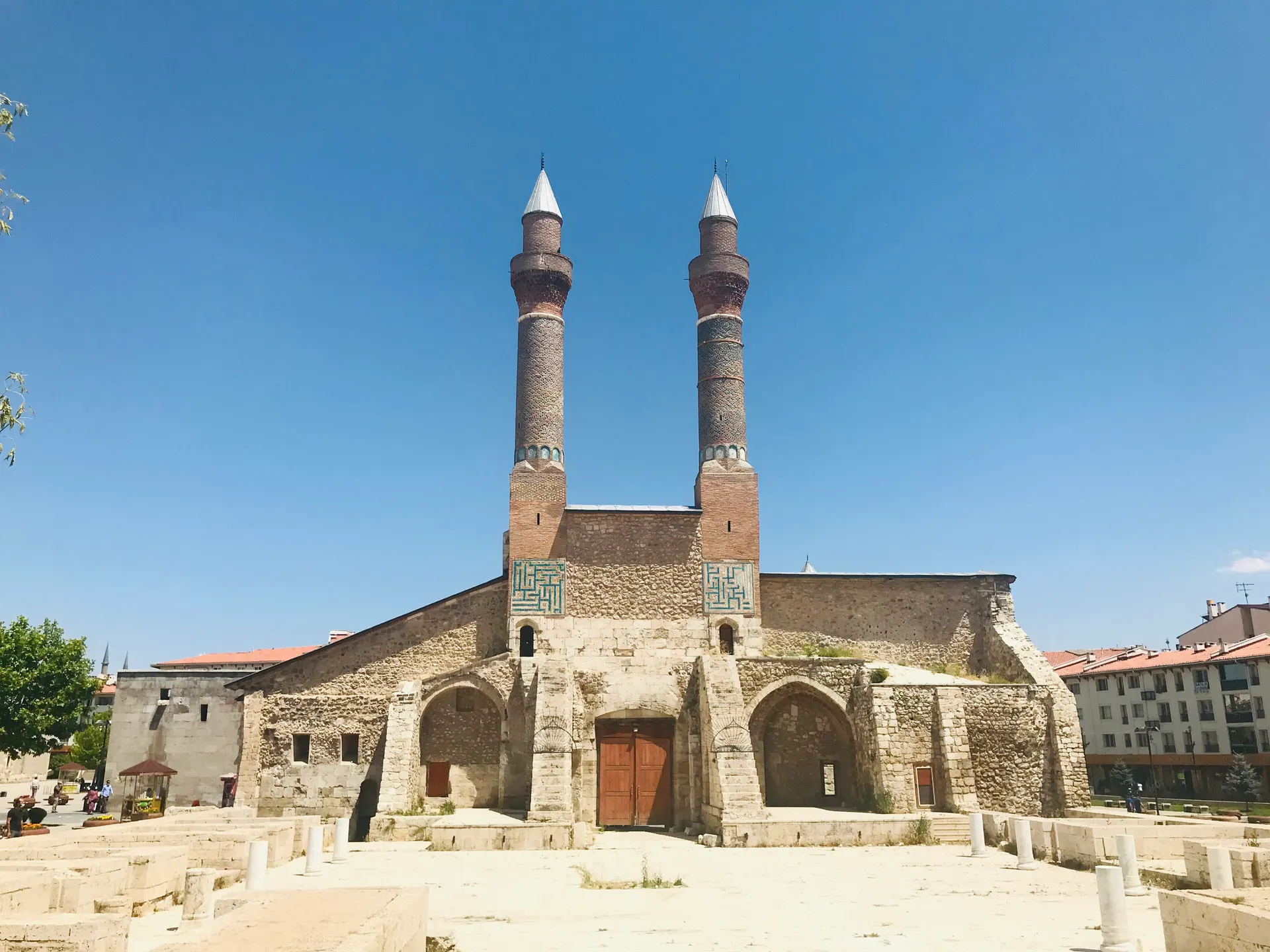 Çifte Minareli Medrese, Çifte Minareli Medrese ve Şifaiye Medresesi