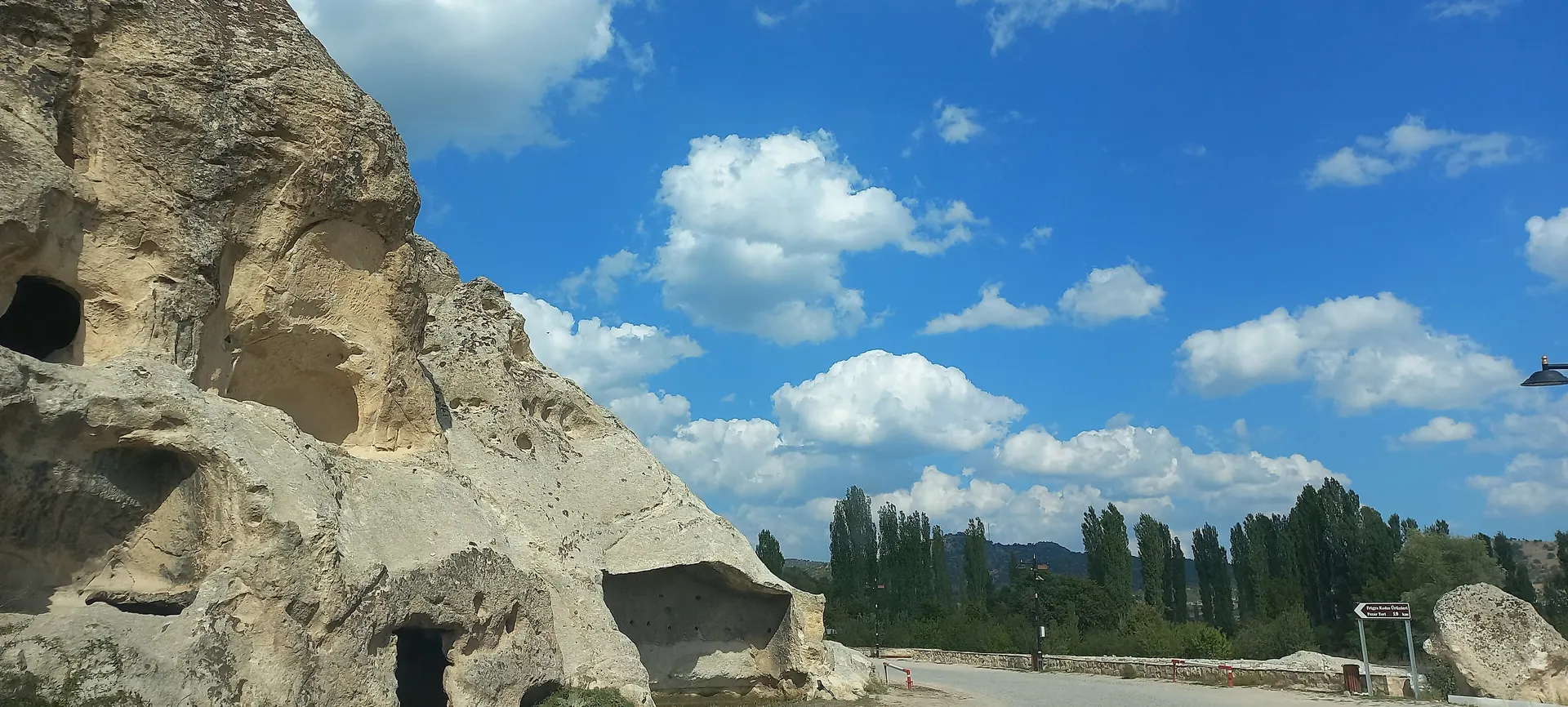Frig Vadisi, Ayazini kaya yerleşimleri, Frig Vadisi