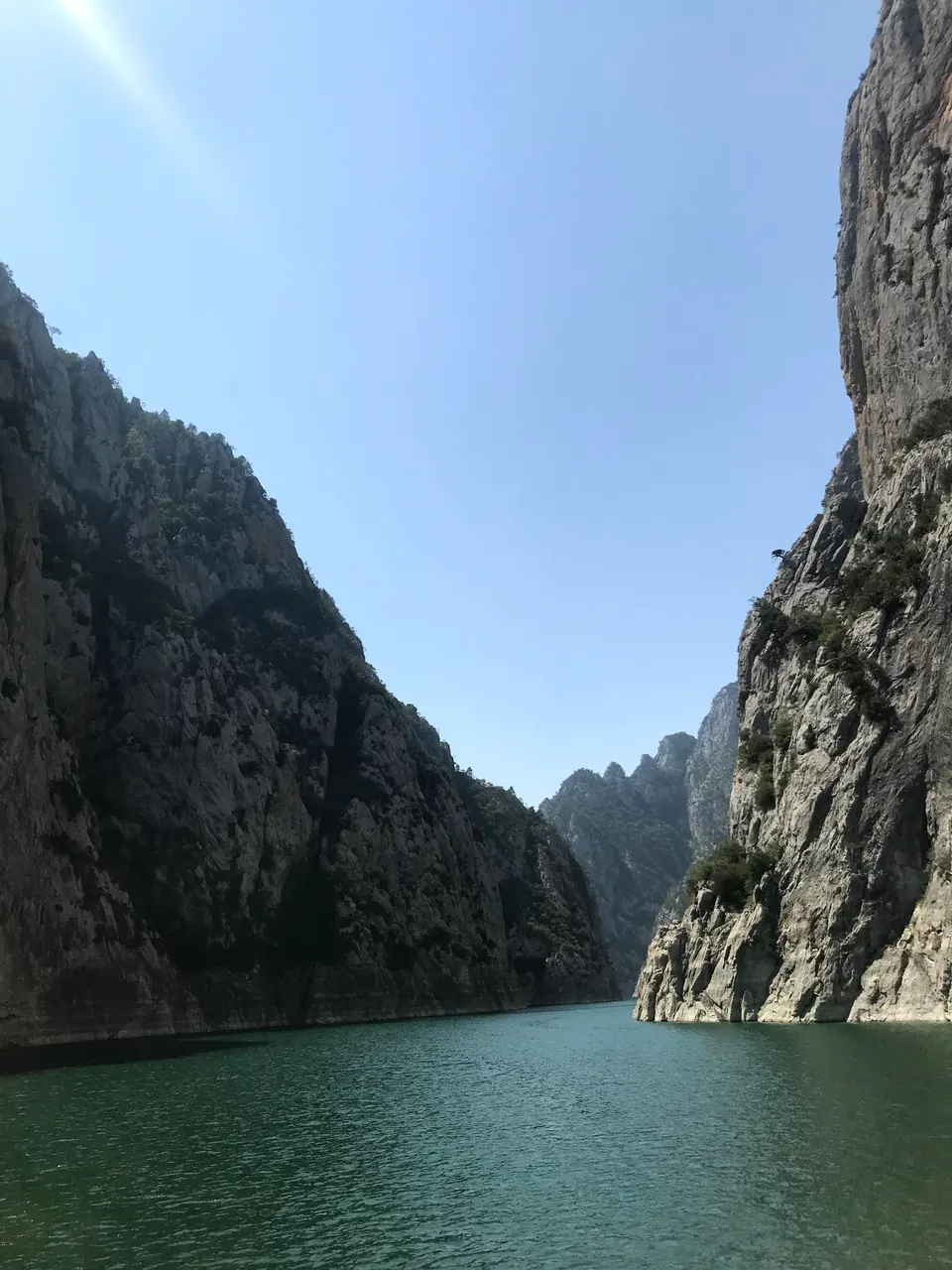 Şahinkaya Kanyonu'nda dik kayalıklar, Şahinkaya Kanyonu