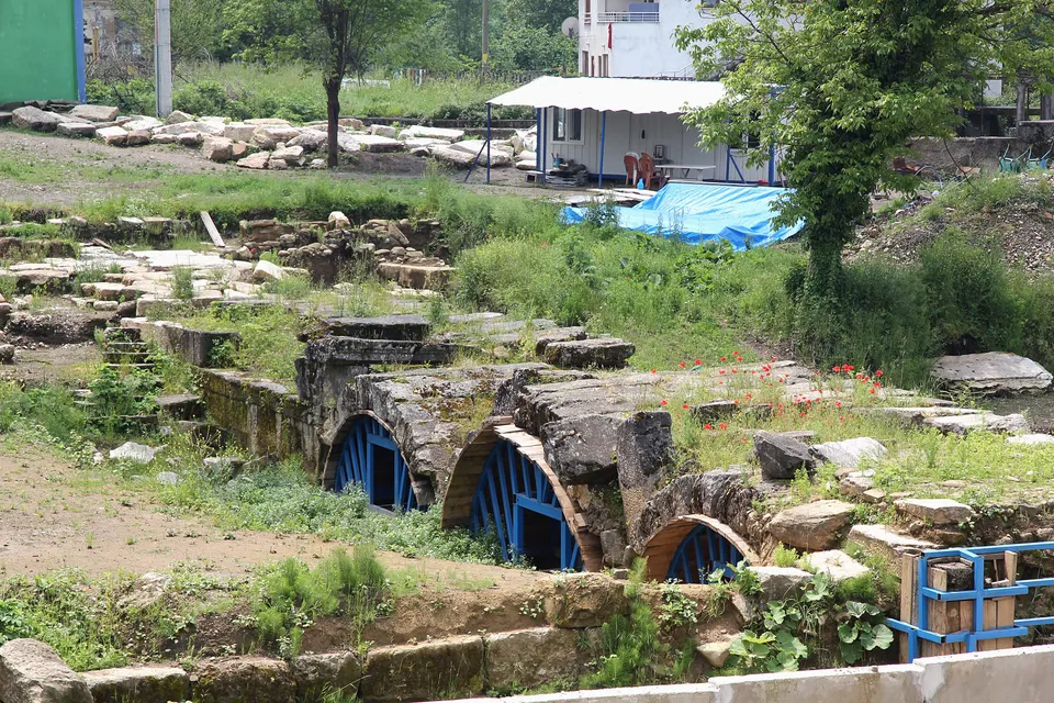 Konuralp ve Prusias ad Hypium