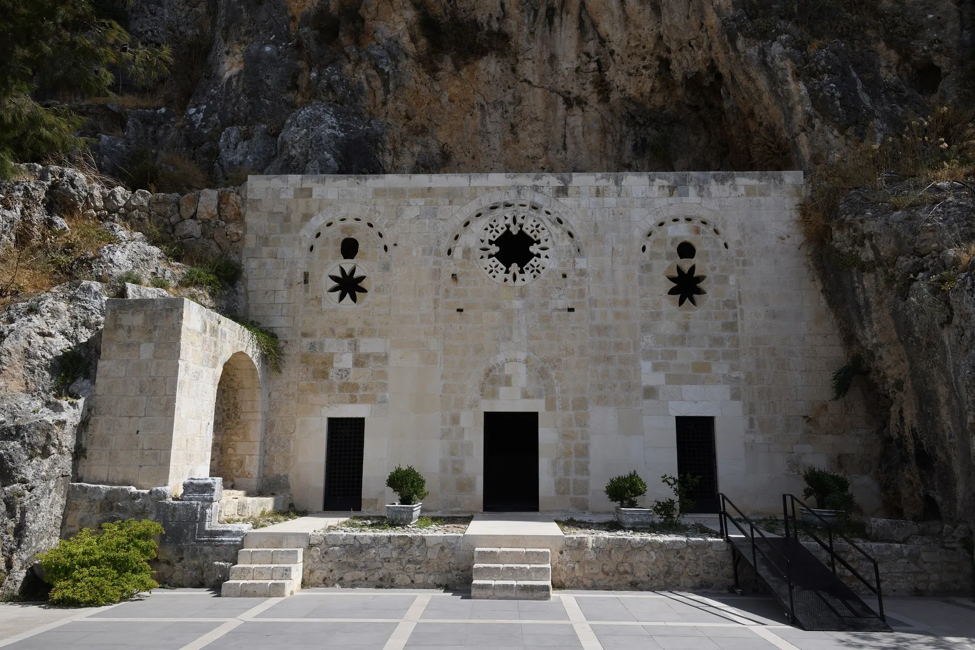 St. Pierre Kilisesi, St. Pierre Kilisesi
