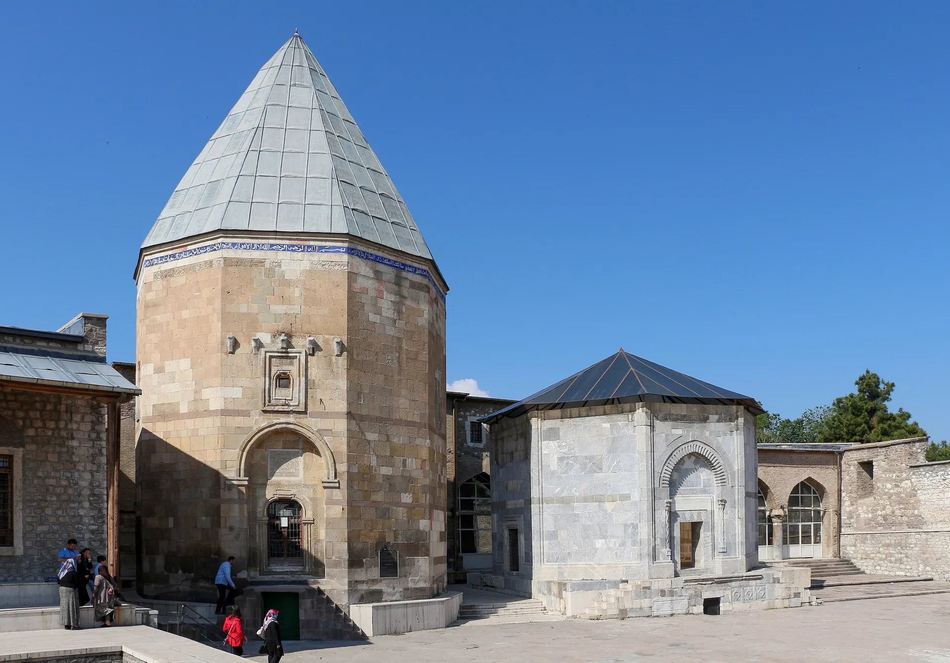 Alaeddin Camii, Alaeddin Tepesi ve Alaeddin Camii