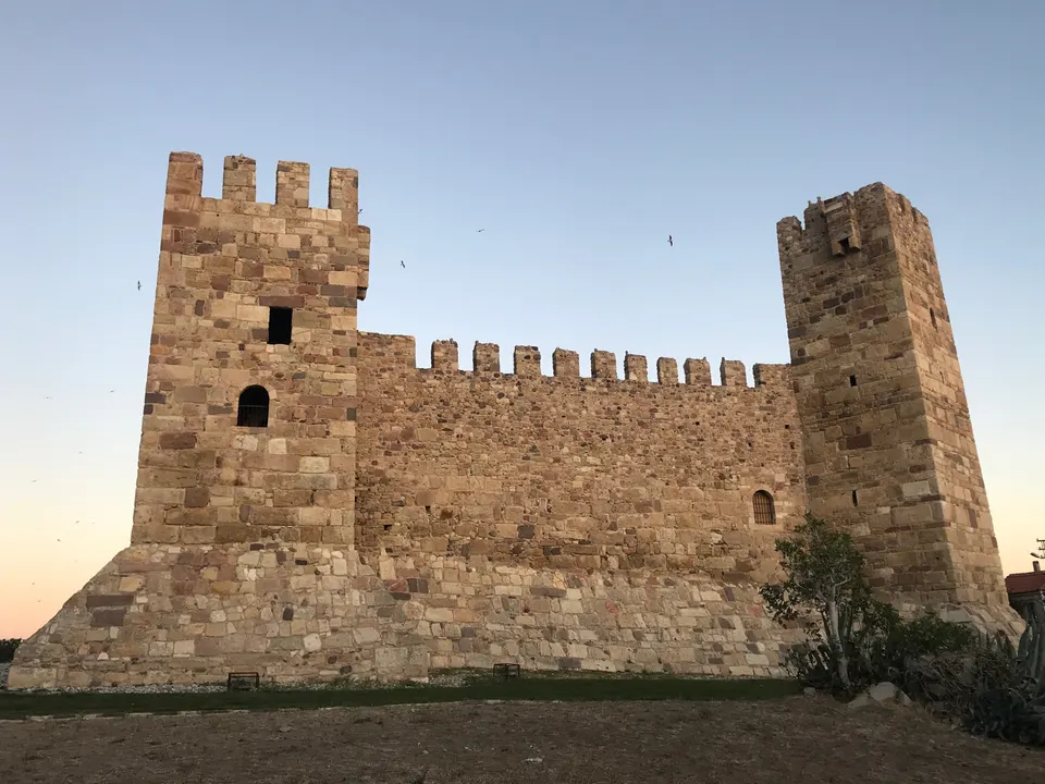 Çandarlı Kalesi