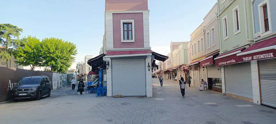 Uzunçarşı'da dükkânlar, Tarihi Uzunçarşı