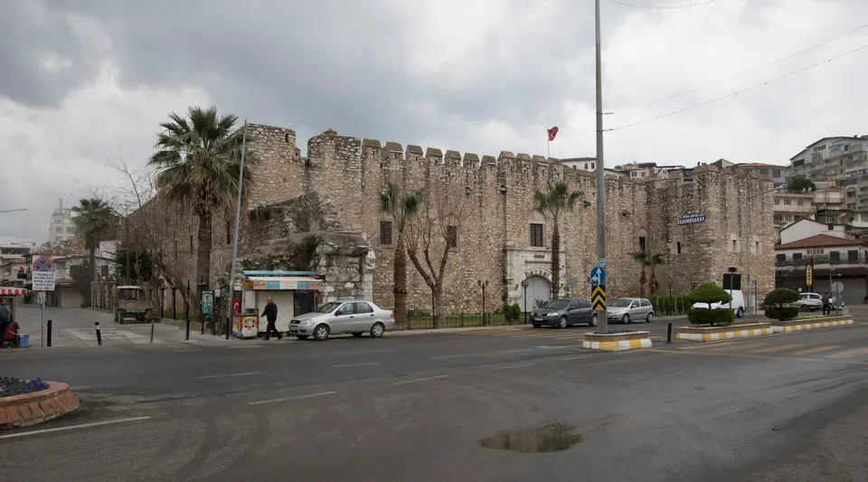 Kervansaray cephesi, Öküz Mehmet Paşa Kervansarayı
